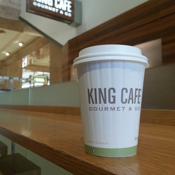 Снимок сделан в King Cafe Gourmet &amp; Go пользователем Andrei S. 9/11/2013