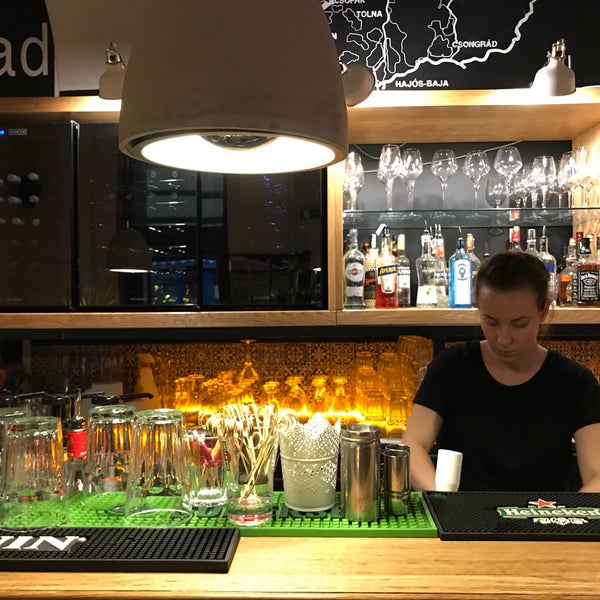 10/19/2018 tarihinde Nikoletta F.ziyaretçi tarafından Drop Restaurant Bar'de çekilen fotoğraf