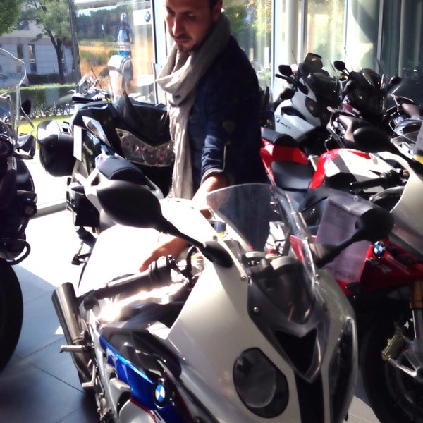 Das Foto wurde bei BMW Motorrad Zentrum von Sibel M. am 9/23/2013 aufgenommen
