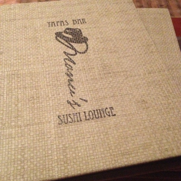 Снимок сделан в Manu&#39;s Tapas Bar &amp; Sushi Lounge пользователем Lyndsey S. 7/10/2013