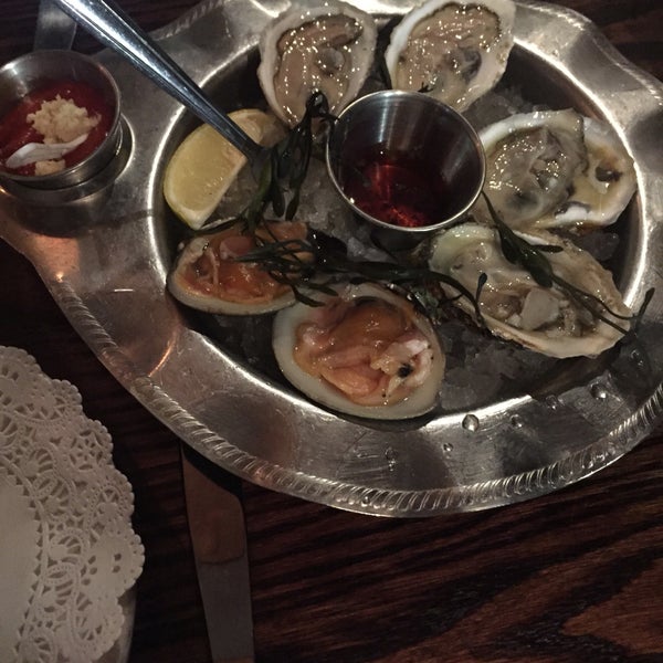 Снимок сделан в Rabia&#39;s Seafood/Oyster Bar &amp; Italian Restaurant пользователем Veronika L. 11/5/2016