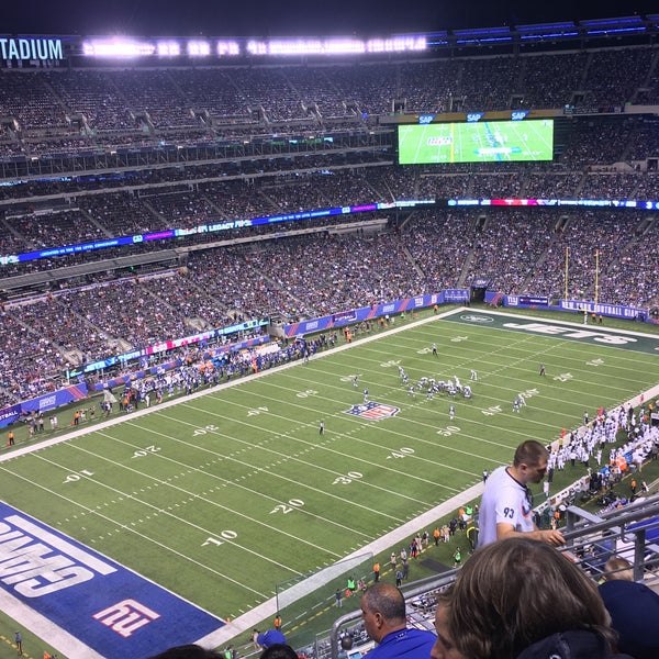 Снимок сделан в MetLife Stadium пользователем Jorge C. 8/27/2017