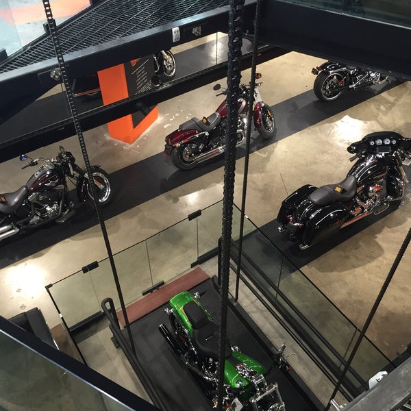 2/18/2015에 JB 🏆 A.님이 Harley-Davidson of New York City에서 찍은 사진