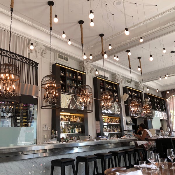 7/2/2018 tarihinde Alejandro H.ziyaretçi tarafından Brasserie 701'de çekilen fotoğraf