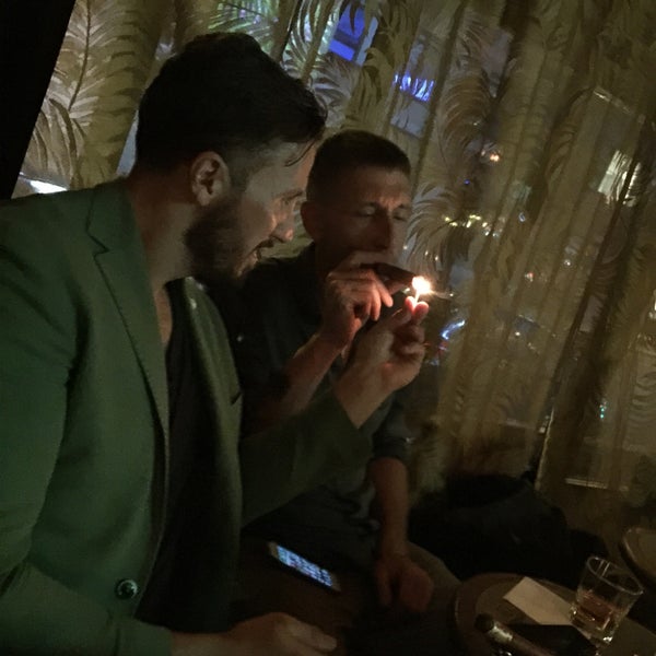 10/23/2016にJthekid3がSoHo Cigar Barで撮った写真