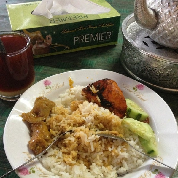 Near kedai me berlauk nasi Nasi Berlauk