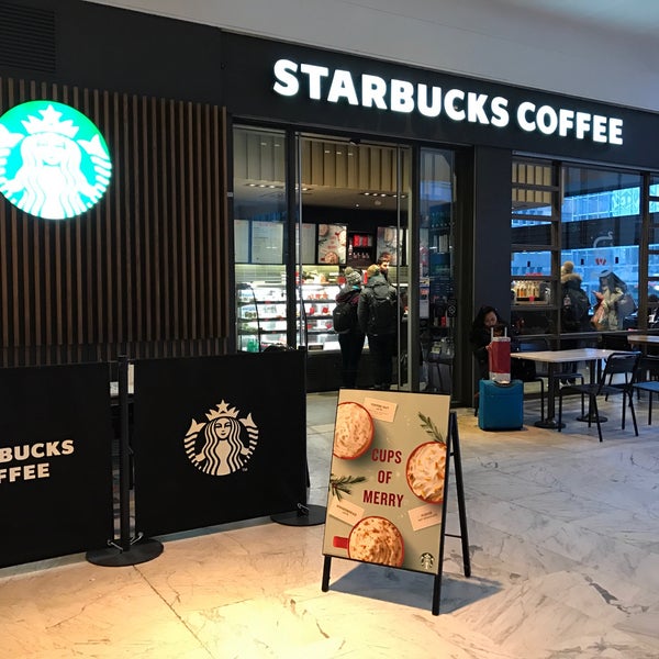 12/3/2017 tarihinde Thomas F.ziyaretçi tarafından Starbucks'de çekilen fotoğraf