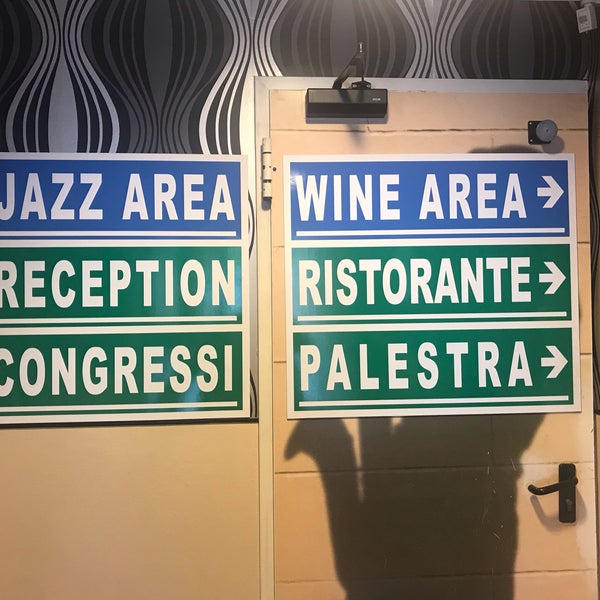 Das Foto wurde bei Hotel Giò Wine e Jazz Area von Thomas F. am 4/3/2019 aufgenommen