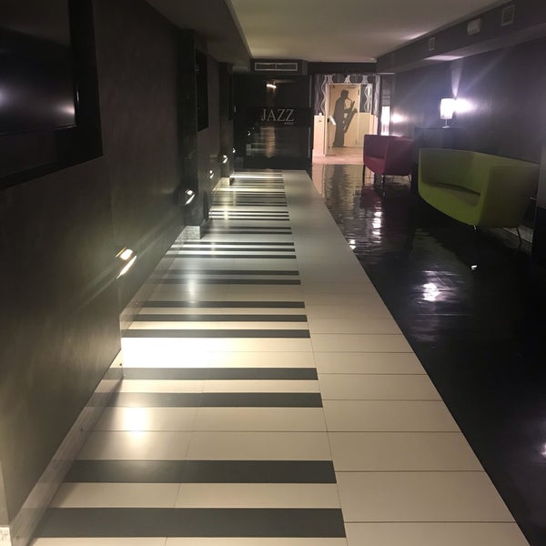 Снимок сделан в Hotel Giò Wine e Jazz Area пользователем Thomas F. 4/3/2019