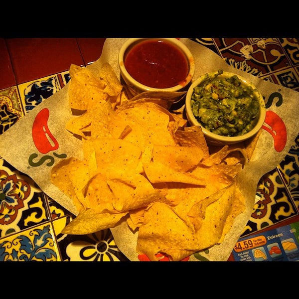 Photo taken at Chili&#39;s Grill &amp; Bar by Keila B. on 9/29/2012