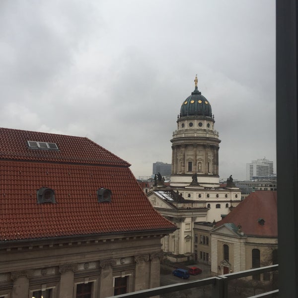 2/3/2015 tarihinde Elena D.ziyaretçi tarafından Regent Berlin'de çekilen fotoğraf