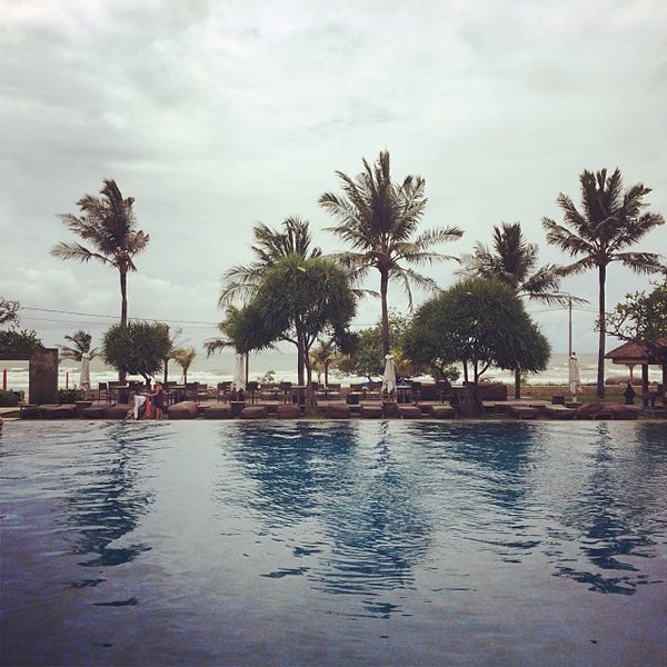 Foto diambil di Bali niksoma boutique beach resort oleh Alena K. pada 1/14/2014