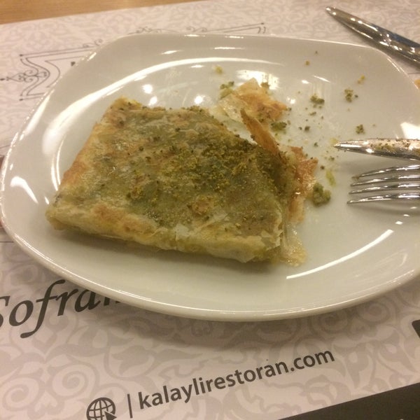 รูปภาพถ่ายที่ Kalaylı Restoran โดย Yüksel M. เมื่อ 9/8/2017