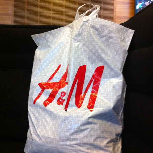 Le Leader Britannique Du Sportwear Jd Sports S Installe Rue De La Republique A Lyon En Lieu Et Place D H M Le Lyon Entreprises