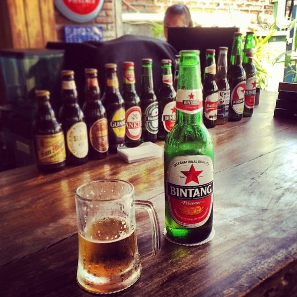Foto tirada no(a) Beer Garden Kuta - Bali por Mikko R. em 1/29/2014