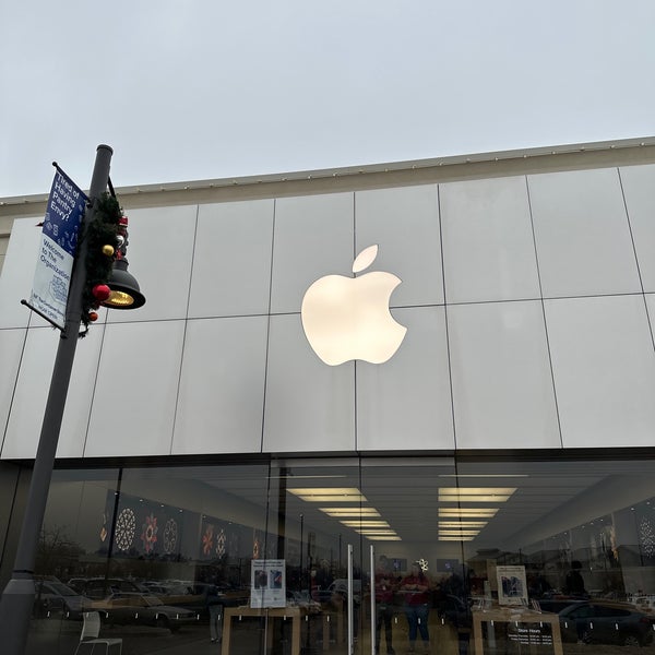 The Promenade Shops at Briargate - Apple Store - Apple