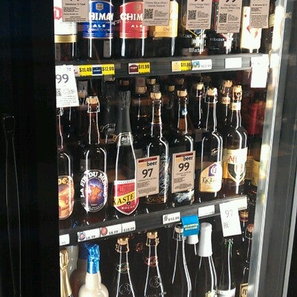 Photo taken at Choice Beverage by Felix C. on 1/25/2013