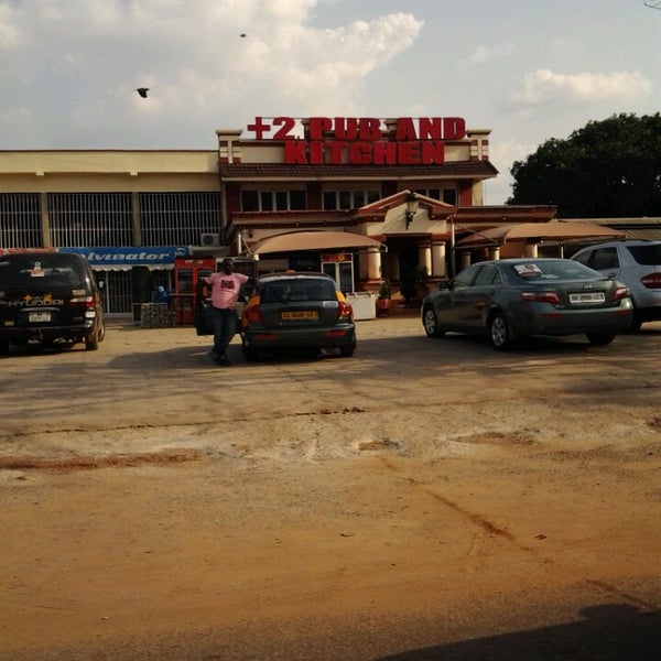 2 Pub And Kitchen Nhyiaeso