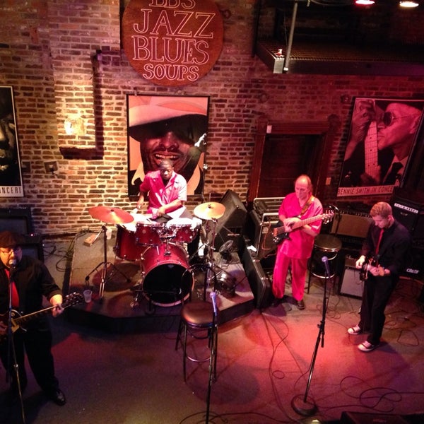 Foto scattata a BB&#39;s Jazz, Blues &amp; Soups da Mariya G. il 7/13/2014