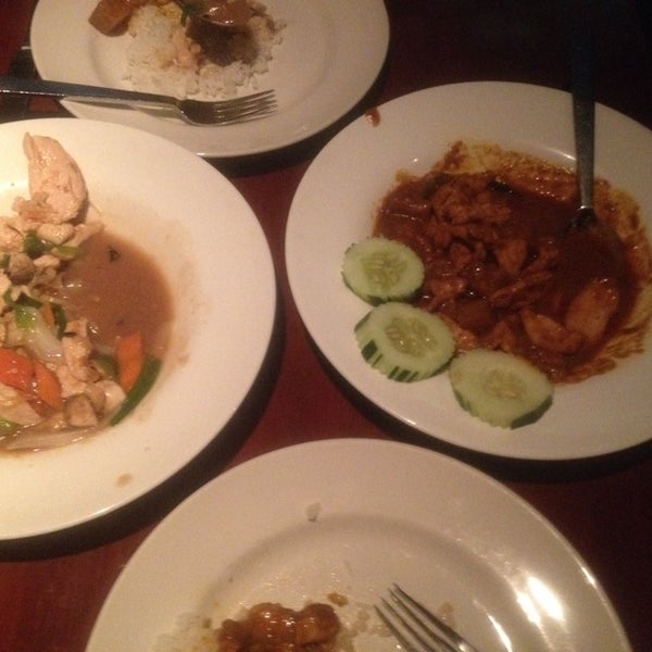 รูปภาพถ่ายที่ Top Spice Thai &amp; Malaysian Cuisine โดย Craig K. เมื่อ 7/14/2014