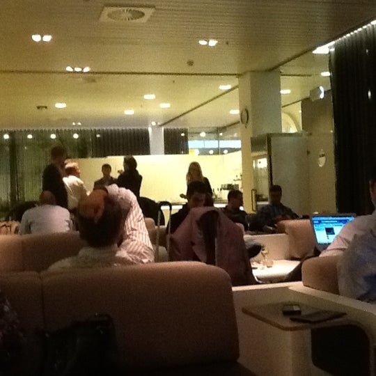 Foto tirada no(a) Servisair Lounge 26 (Schengen) por Leo L. em 10/10/2012