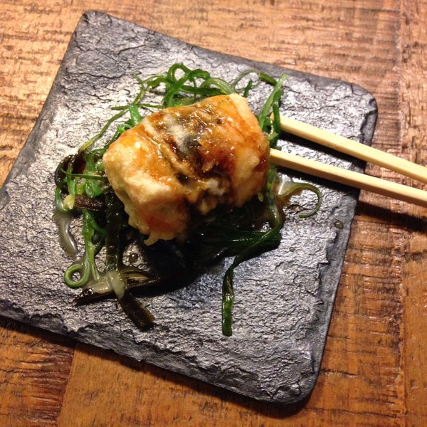 Foto scattata a Takeme Sushi da Isabel G. il 3/13/2015