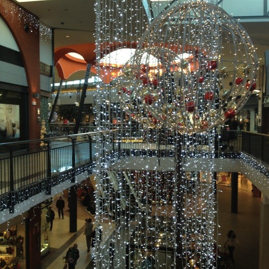 Photo taken at Centre Comercial Espai Gironès by Gervasio L. on 12/15/2012