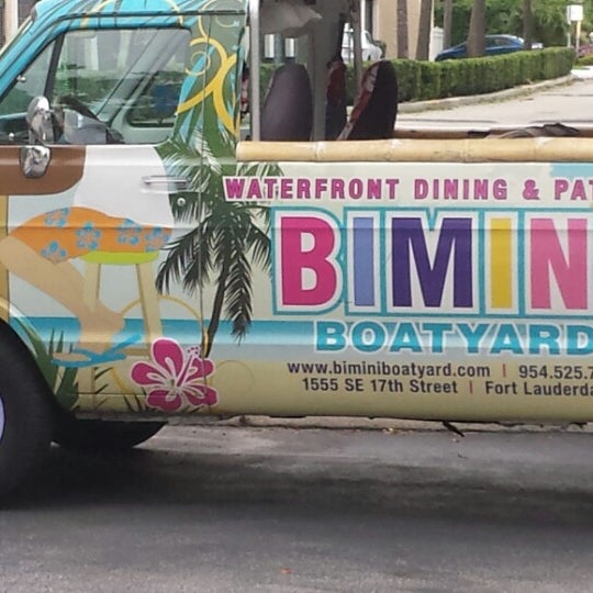 Foto tirada no(a) Bimini Boatyard Bar &amp; Grill por Brett V. em 7/4/2014