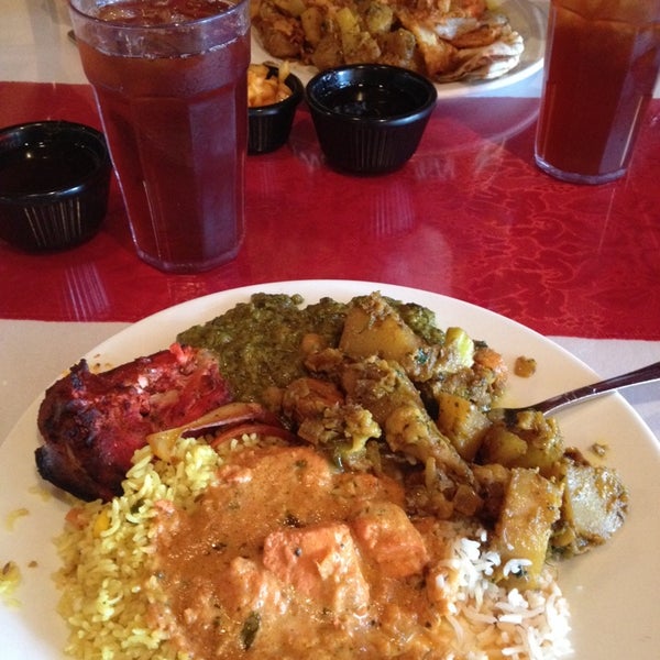 9/20/2013にJohn N.がTandoor Fine Indian Cuisineで撮った写真