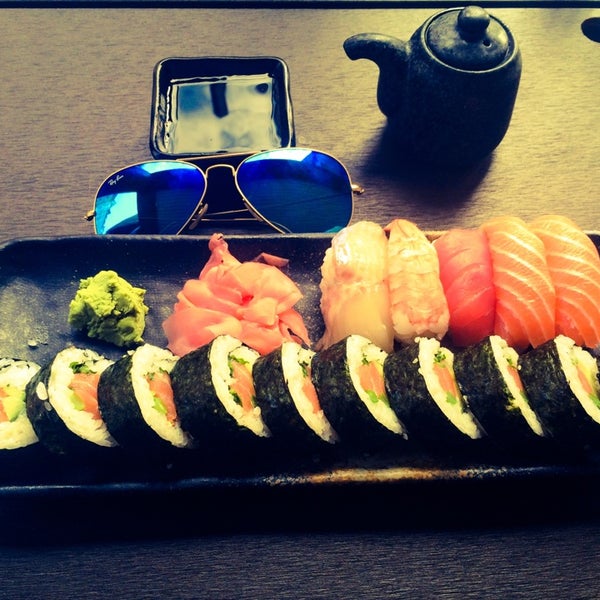 Photo taken at Sushi&#39;n&#39;Roll by Linda L. on 7/9/2014