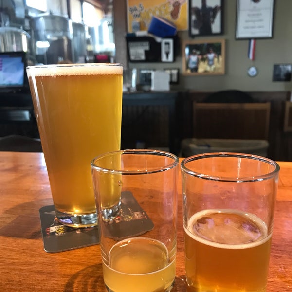 Photo taken at Mountain Town Brewing Company by Betsy R. on 10/16/2018