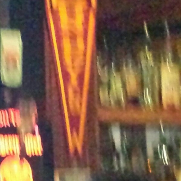 1/7/2014 tarihinde Jimmie L.ziyaretçi tarafından Philly’s Sports Bar and Grill'de çekilen fotoğraf