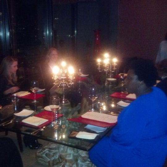 Das Foto wurde bei Bentley&#39;s Restaurant on 27 von Celeste P. am 12/6/2012 aufgenommen