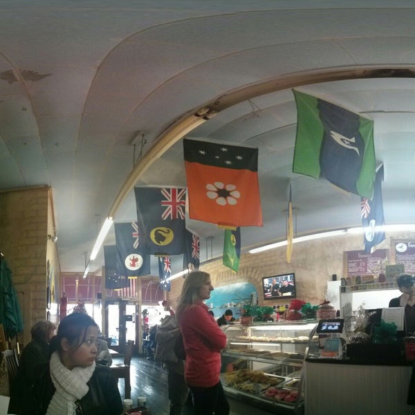 Foto diambil di Australian Bakery Cafe oleh Chuba A. pada 12/30/2013