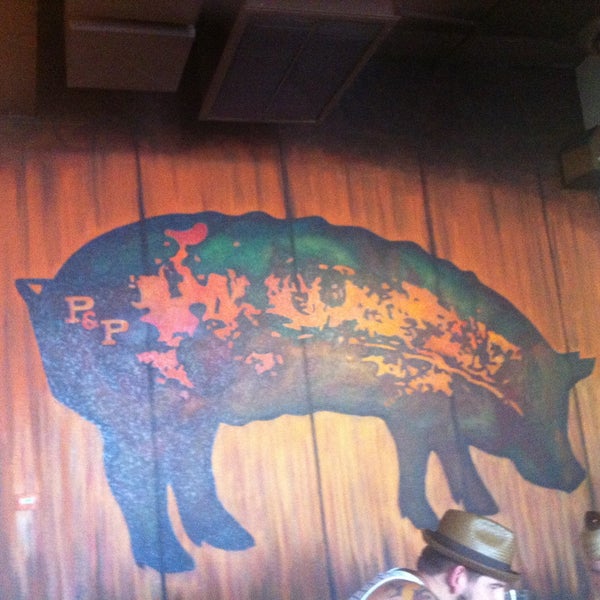 7/21/2013 tarihinde Nina S.ziyaretçi tarafından Pig &amp; Pickle'de çekilen fotoğraf