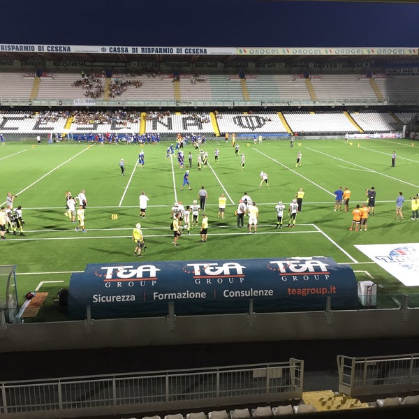 7/8/2016 tarihinde Roberto G.ziyaretçi tarafından Orogel Stadium Dino Manuzzi'de çekilen fotoğraf