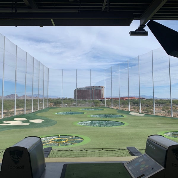 Foto scattata a Topgolf da Karl V. il 11/21/2021