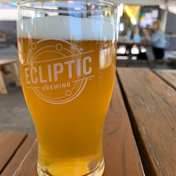 6/24/2021 tarihinde Karl V.ziyaretçi tarafından Ecliptic Brewing'de çekilen fotoğraf