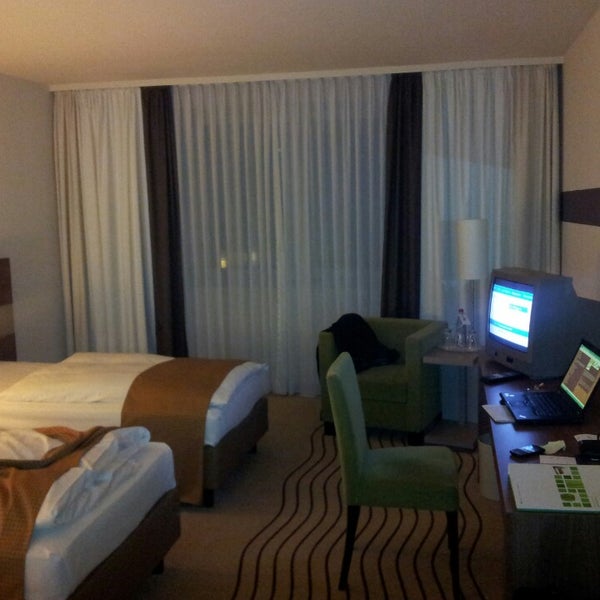 Foto tirada no(a) Holiday Inn por Martin R. em 3/18/2013