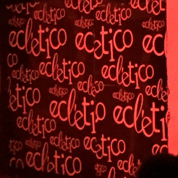 Photo taken at Eclético Gastronomia e Música by Heloisa M. on 8/30/2015