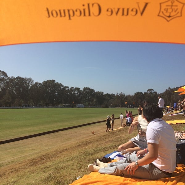 Foto scattata a Veuve Clicquot Polo Classic da Sasha H. il 10/11/2014