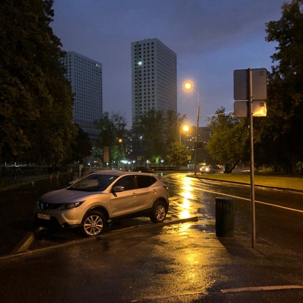 Лобненская улица Москва. Москва Лобненская 14. Лобненская улица Москва фото района.