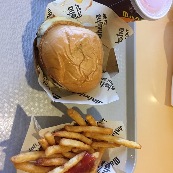 Photo taken at Mahaloha Burger by AOI T. on 5/16/2019