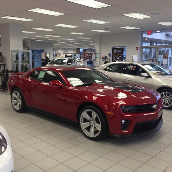 Atlantic Chevrolet Car Dealership in Bay Shore