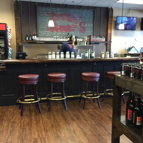 D's Bottle Shop and Craft Beer College Beer Store in North Raleigh