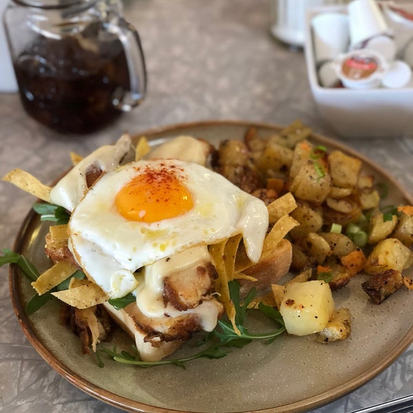 Das Foto wurde bei Diner Deluxe von DT am 5/20/2018 aufgenommen