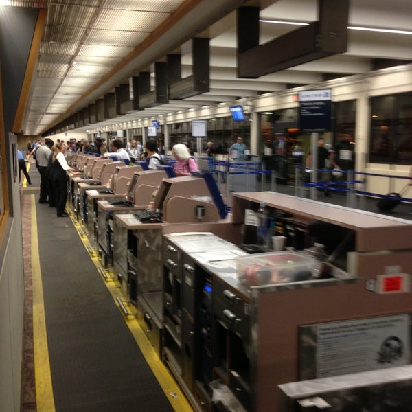 United Airlines Ticket Counter (Now Closed) Sky Harbor Terminal 2