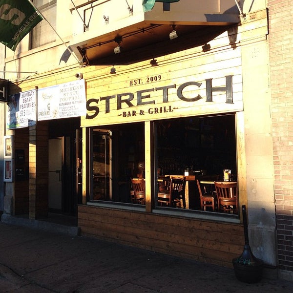 9/26/2013 tarihinde Blunt R.ziyaretçi tarafından The Stretch Bar &amp; Grill'de çekilen fotoğraf