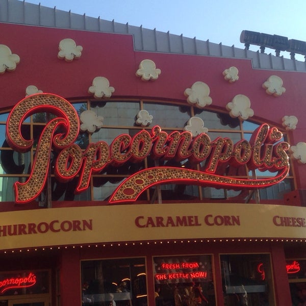 Foto tirada no(a) Popcornopolis por Donna L. em 5/7/2014