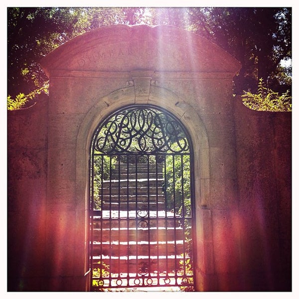 8/25/2013 tarihinde Ryan S.ziyaretçi tarafından Dumbarton Oaks Park'de çekilen fotoğraf